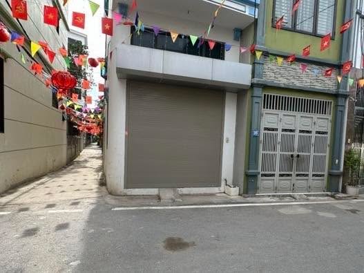 Nhà Lô Góc 52m² tại Tây Mỗ, giá 8 tỷ - Kết nối giao thông thuận lợi!