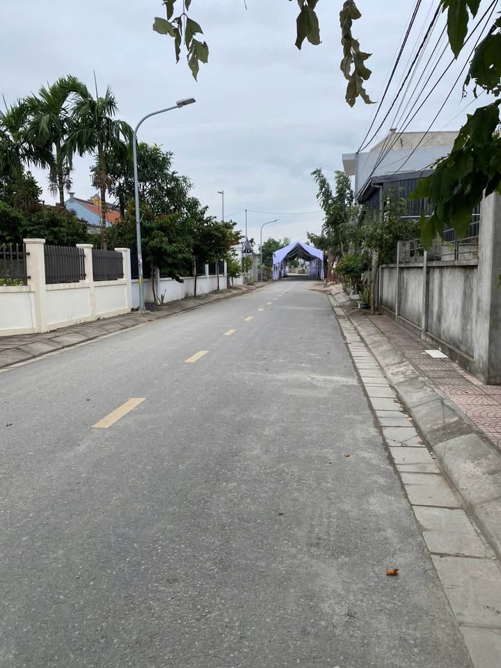 Đất nền Hồng Thái, An Dương 74,4m² giá 950 triệu - Gần trường học và khu dân cư đông đúc!