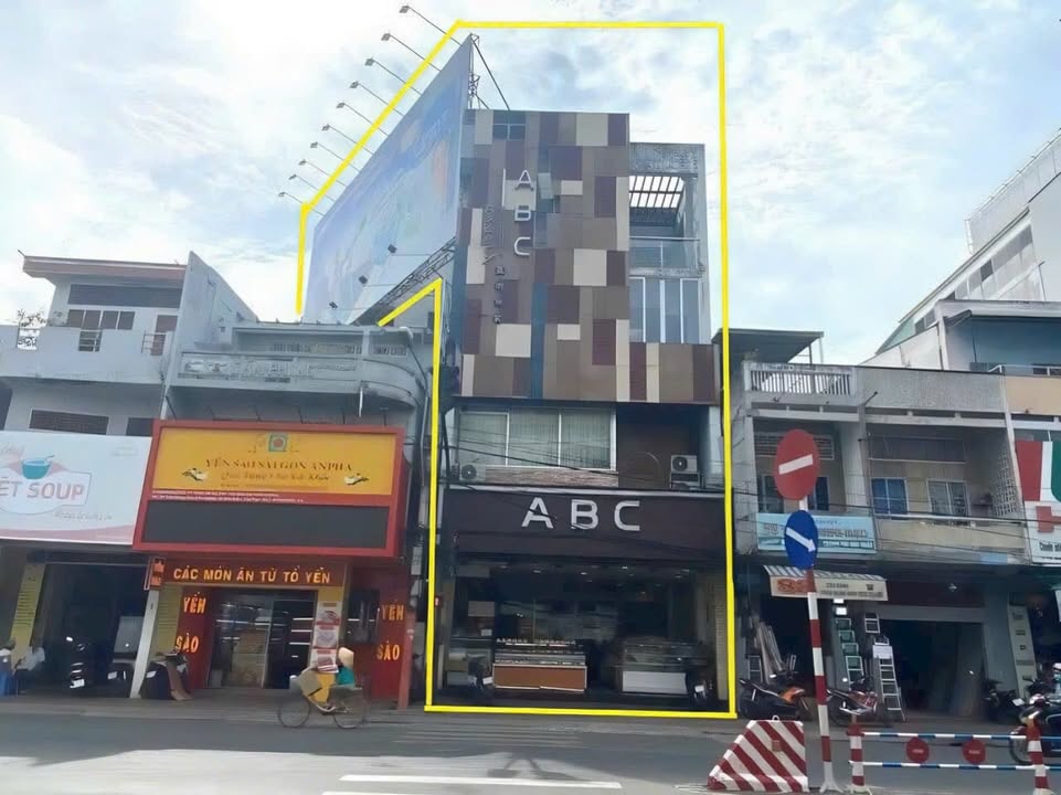 Nhà mặt tiền Trần Hưng Đạo, Ninh Kiều, 269m² giá thỏa thuận - Cơ hội đầu tư tuyệt vời!