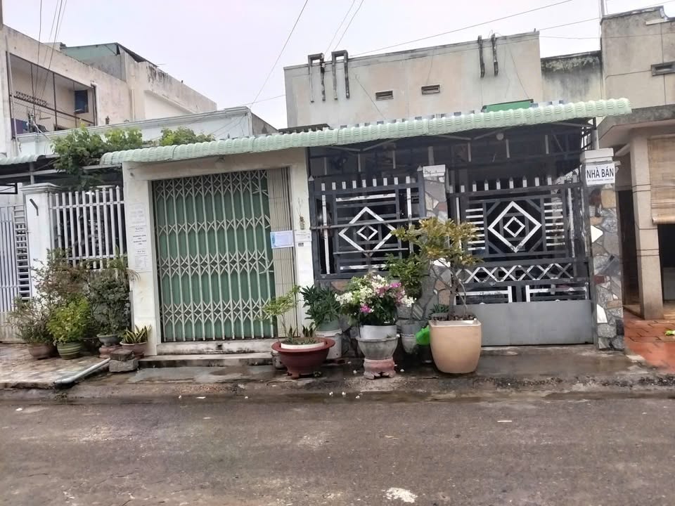 Nhà cấp 4 Đức Long 90m² giá 2.2 tỷ - Gần trường học và chợ Bia Đài!