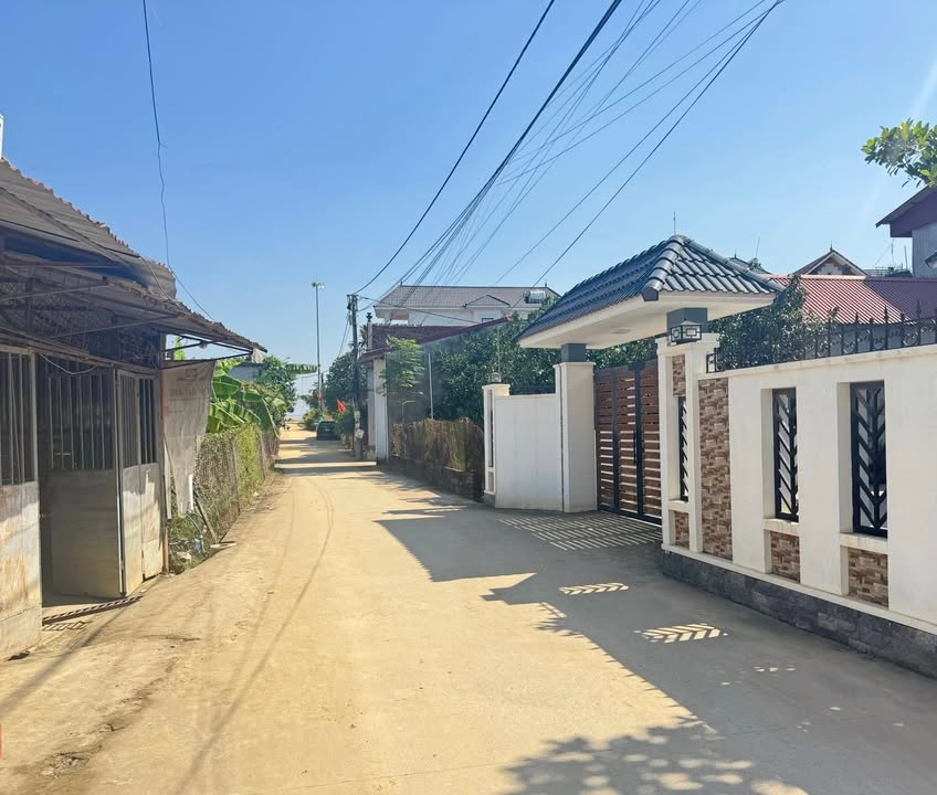 Đất nền Hoài Đức 30m² giá chỉ 2 tỷ - Lô góc trục chính sẵn nhà!