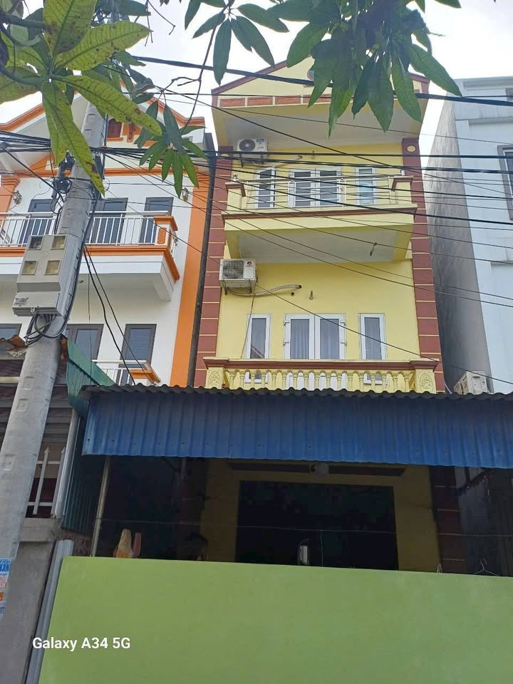 Nhà 3 tầng Đông Trù, Đông Hội 84m² - Chắc chắn và thuận tiện giao thông!