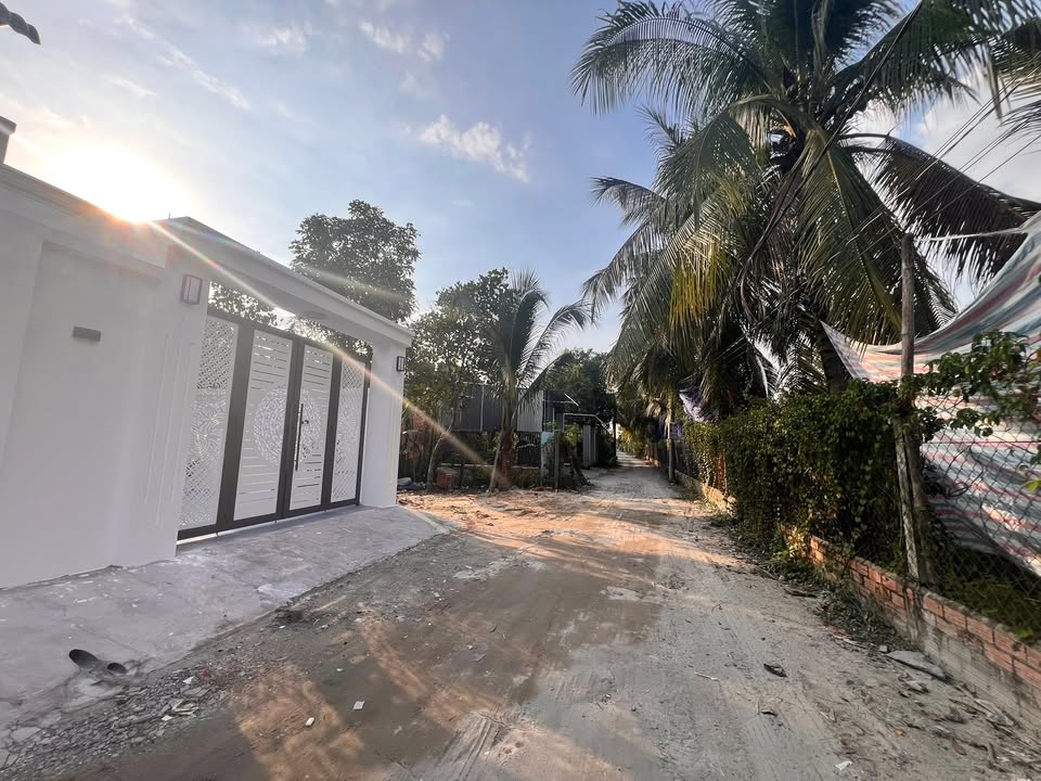 Nhà cấp 4 Hòa Thành 170m² giá 1.35 tỷ - Dọn vào ở ngay!