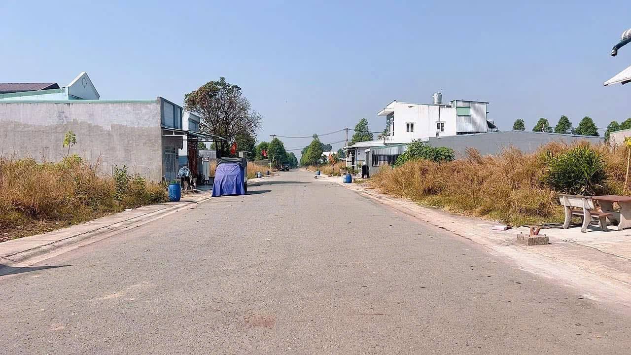 Đất nền Bến Cát 150m² giá 1.6 tỷ - Sổ đỏ chính chủ, đầu tư sinh lời!