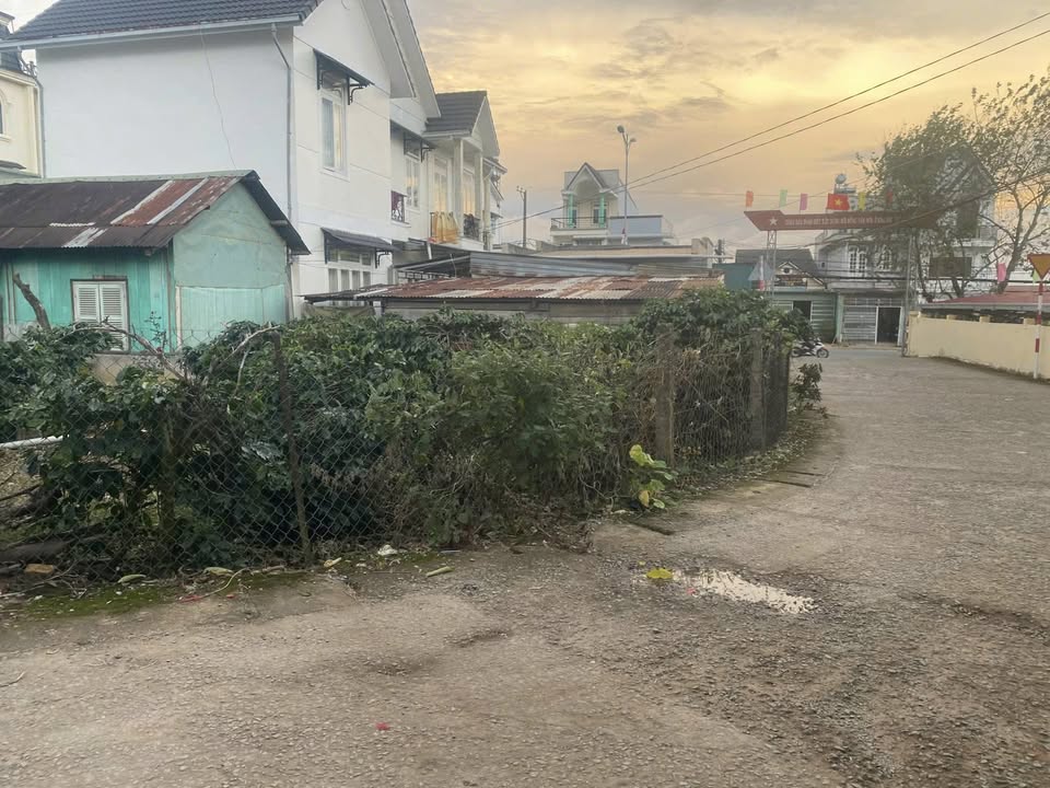 Đất TT Lạc Dương, Đà Lạt 206m² giá 5.4 tỷ - Sổ đỏ chính chủ, thương lượng ngay!