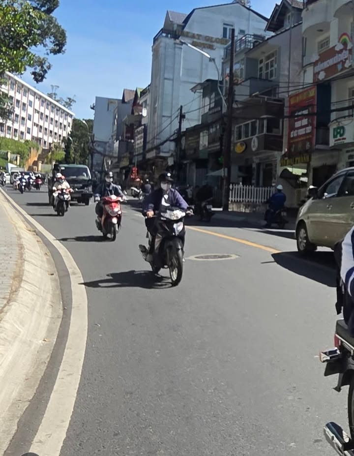 Nhà mặt tiền Nguyễn Văn Trỗi, Đà Lạt 120m² giá 9.8 tỷ - Đầu tư sinh lời ngay!