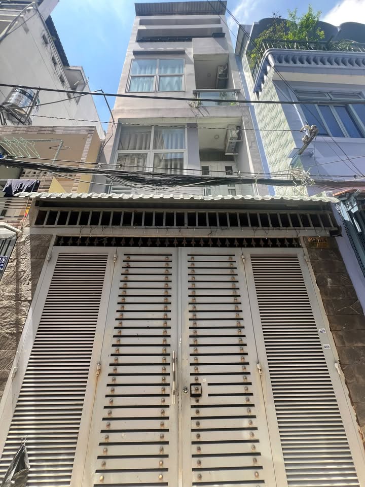 Nhà 5 tầng hẻm xe hơi đường Cách Mạng Tháng 8, quận 10, 36m² giá 7.45 tỷ - Đầu tư sinh lời ngay!