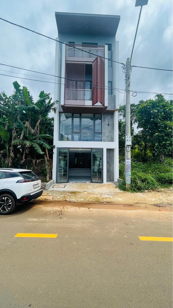 Nhà mặt tiền đường Nguyễn Thế Lịch, Pleiku, Gia Lai 60m² giá 3.09 tỷ - Sẵn sàng ở ngay!