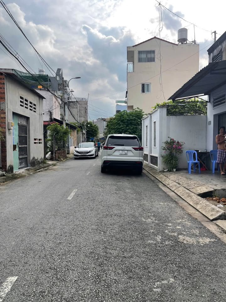 Nhà cấp 4 2 phòng ngủ đường Dương Đình Hội Q9 78m² giá 6.9 tỷ - Hẻm xe tải thuận tiện!