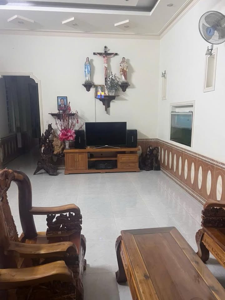 Nhà 1 trệt 1 lầu tại Quảng Lập 180m² giá 2.4 tỷ - Sẵn sàng vào ở ngay!