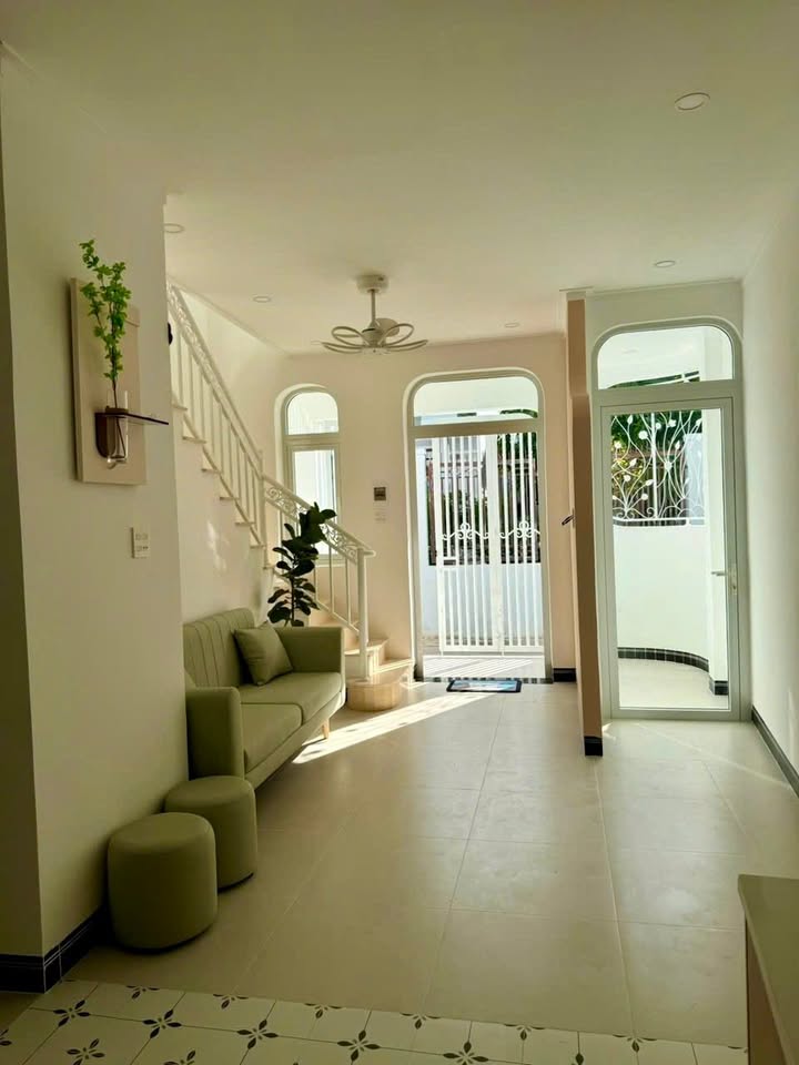 Nhà 2 tầng tại Hẻm xe tải Hoa Lâm, Phan Thiết 40m² giá 1.9 tỷ - Sẵn sàng vào ở!