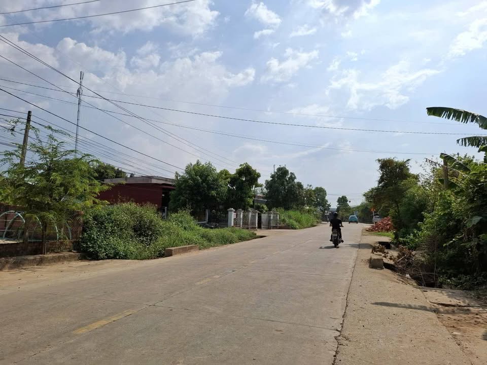 Bán đất tặng nhà cấp 4 tại Thôn 5, xã Đoàn Kết, 201m² giá 600 triệu - Kinh doanh sầm uất!