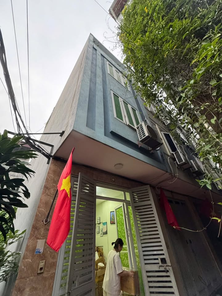 Nhà 4 tầng Cầu Diễn, 35m², ô tô vào tận nhà - Kinh doanh thuận lợi!