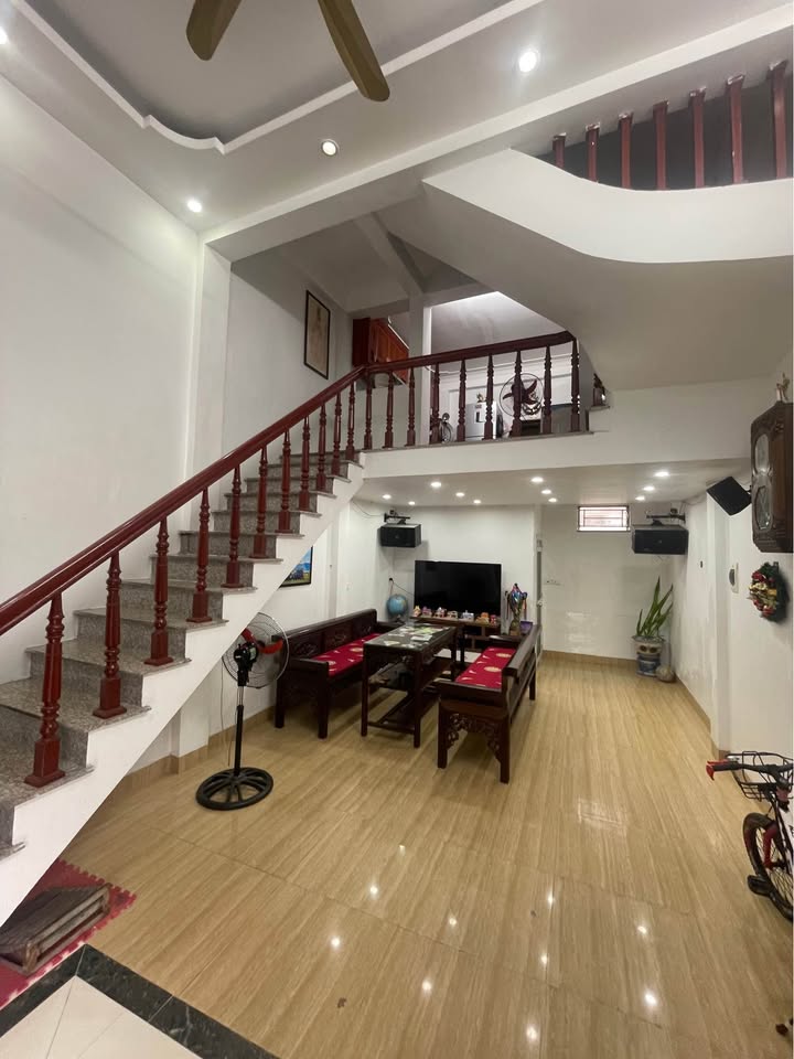 FrontHouse 19/5 Nam Định 33m² giá 2.9 tỷ - Kinh doanh tuyệt vời!