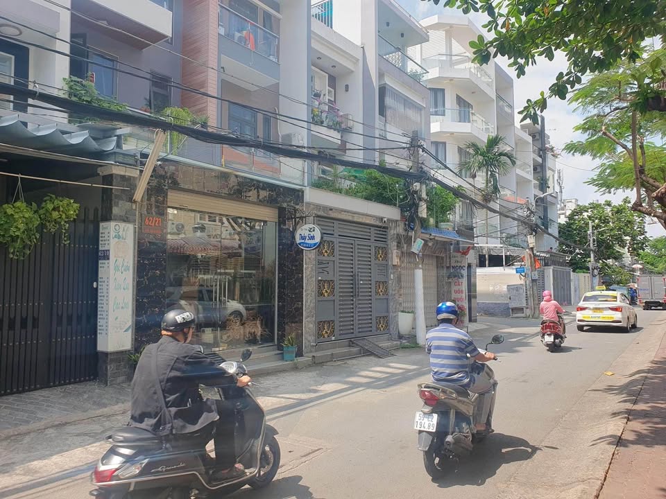 Nhà 4 tầng hẻm VIP Lâm Văn Bền, Quận 7 - Giá chỉ 12,5 tỷ, đầu tư sinh lời!