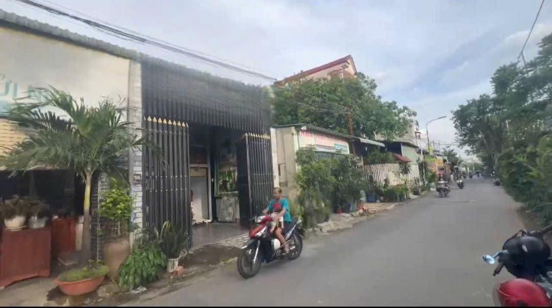 Đất hẻm 178 Phú Lợi 96m² giá 2 tỷ - Tặng nhà và sân ô tô