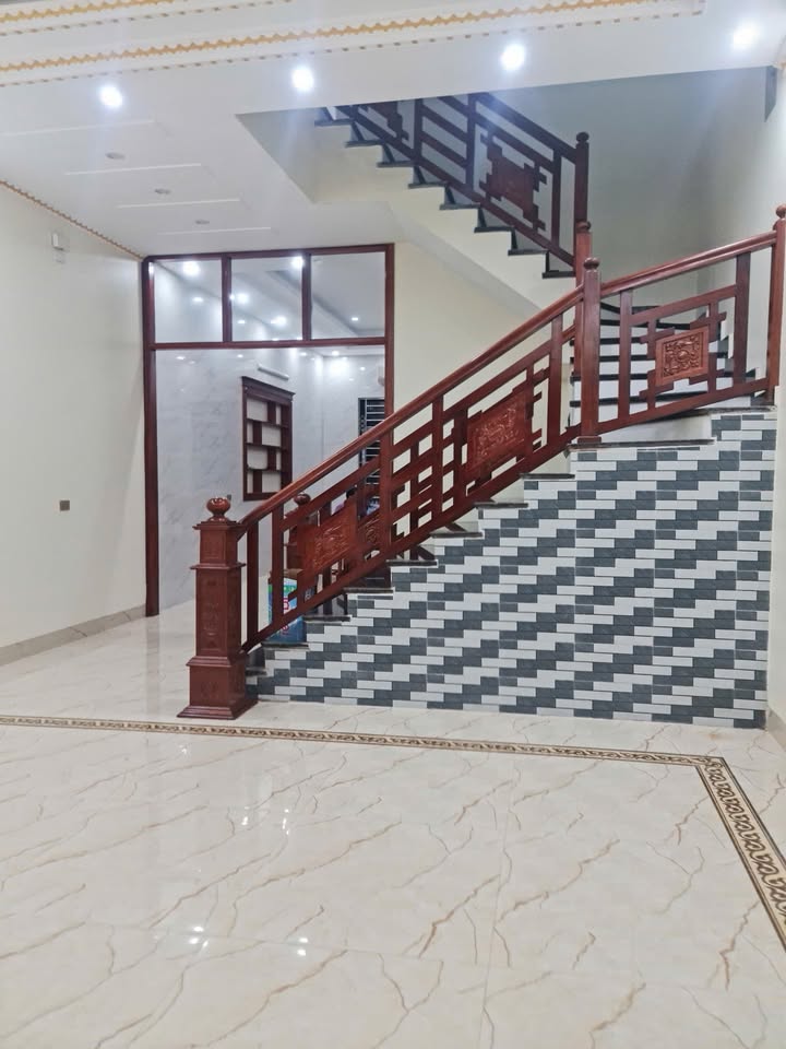 Bán căn liền kề HUD B 110m² giá 1xx tỷ - Full nội thất mới tinh