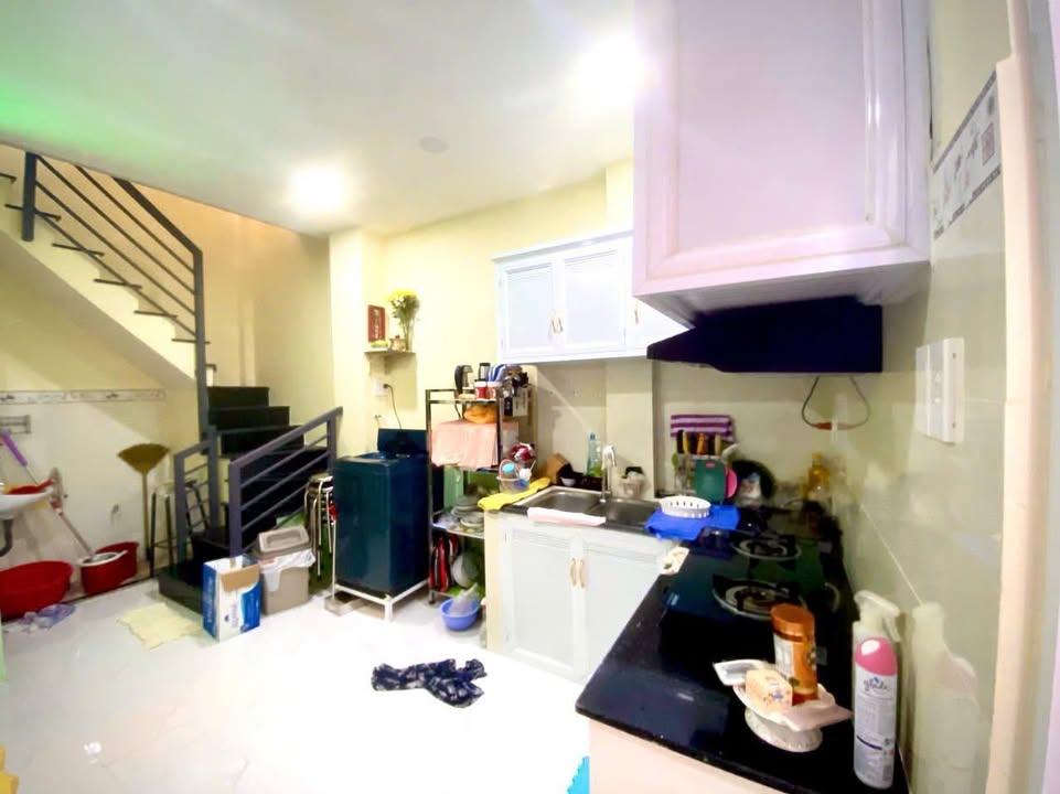 Nhà phố Q3 - Nguyễn Thiện Thuật 36.6m² giá 6.3 tỷ - Siêu vị trí thuận lợi!