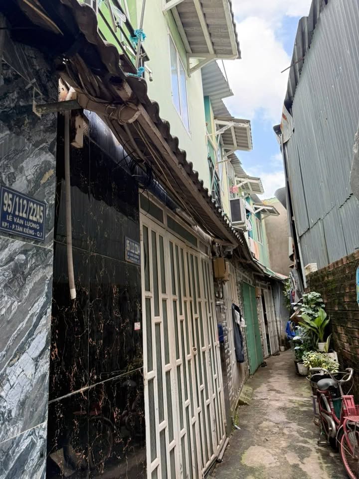 Nhà hẻm 95 Lê Văn Lương, Quận 7 - 12m² giá chỉ 650 triệu - Cơ hội đầu tư tuyệt vời!
