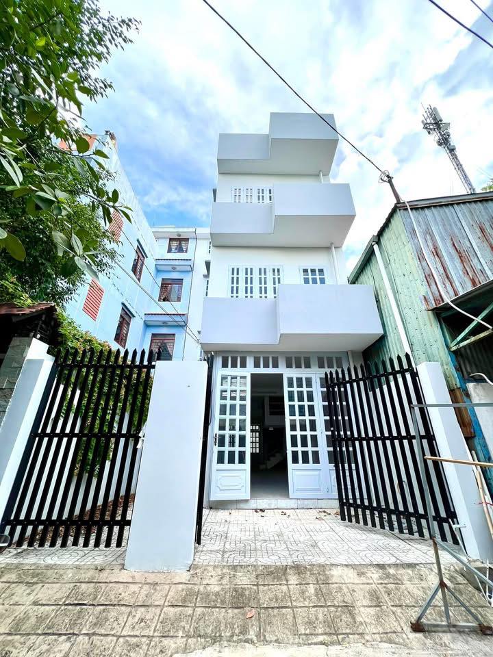 Nhà bán đường Ba Tơ, Quận 8, 108m² - Tiện ích đầy đủ, pháp lý rõ ràng!