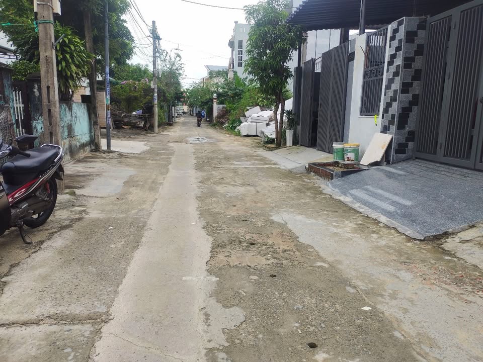 Biệt thự Hòa Hải Đà Nẵng 206m² giá 6 tỷ - Gần sông, cạnh biển