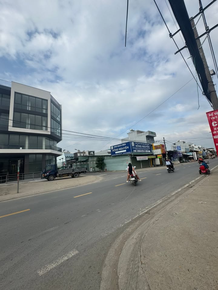 Đất nền góc 2 mặt tiền Long Trường Thủ Đức 95m² giá 7.5 tỷ - Cơ hội kinh doanh tuyệt vời!