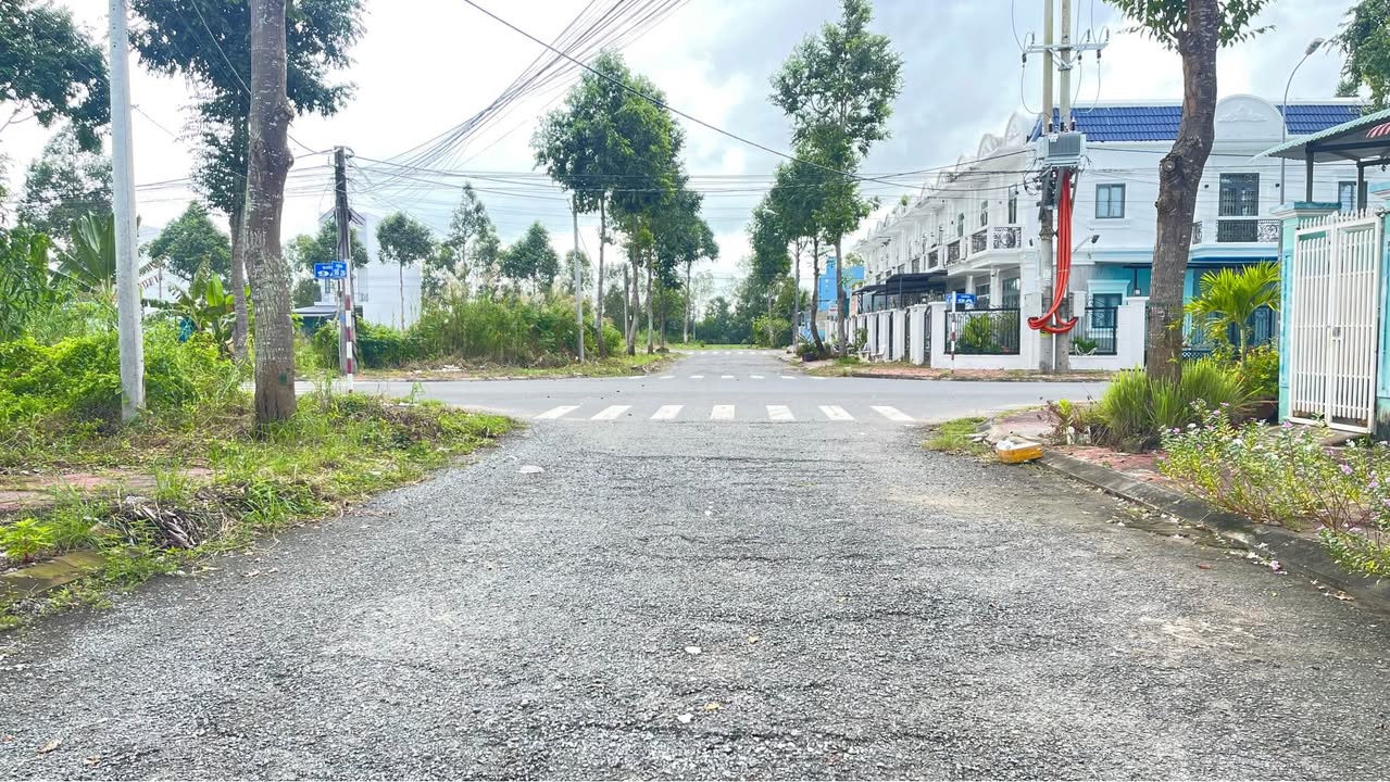 Đất nền mặt tiền Đường số 20, Khu đô thị 5A, Sóc Trăng 101m² - Giá chỉ 1.35 tỷ!