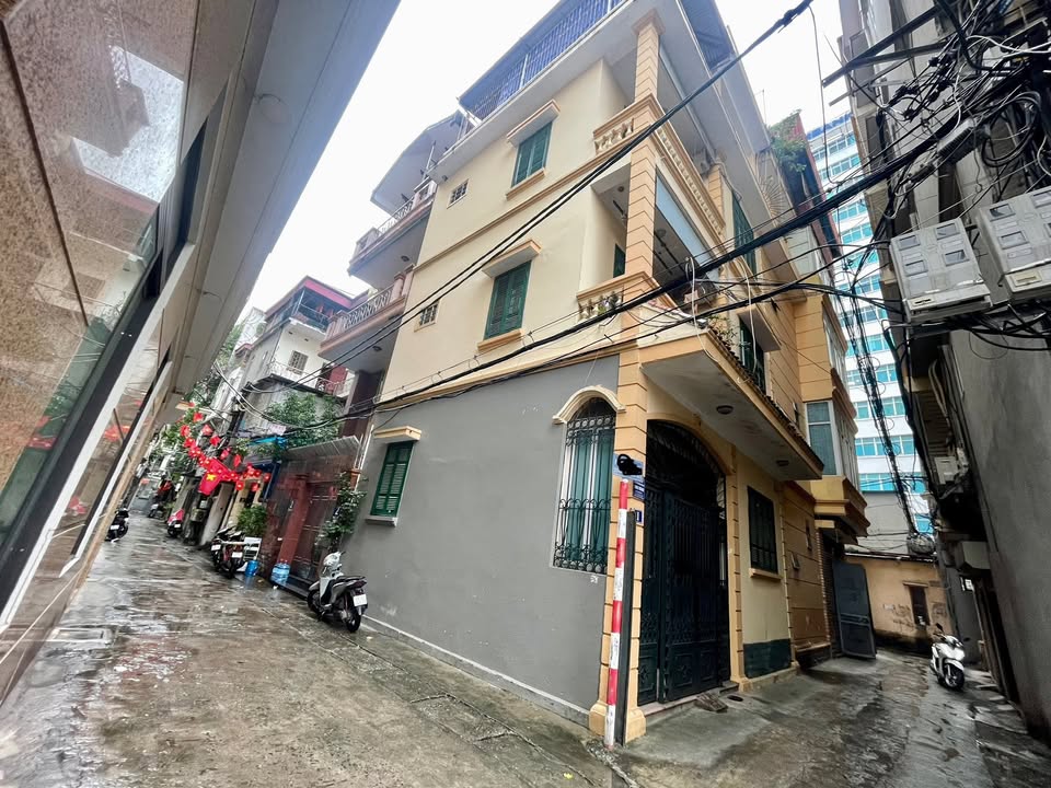 Nhà phố Hoàng Quốc Việt 48m² giá 21.5 tỷ - Mở văn phòng siêu hiếm!