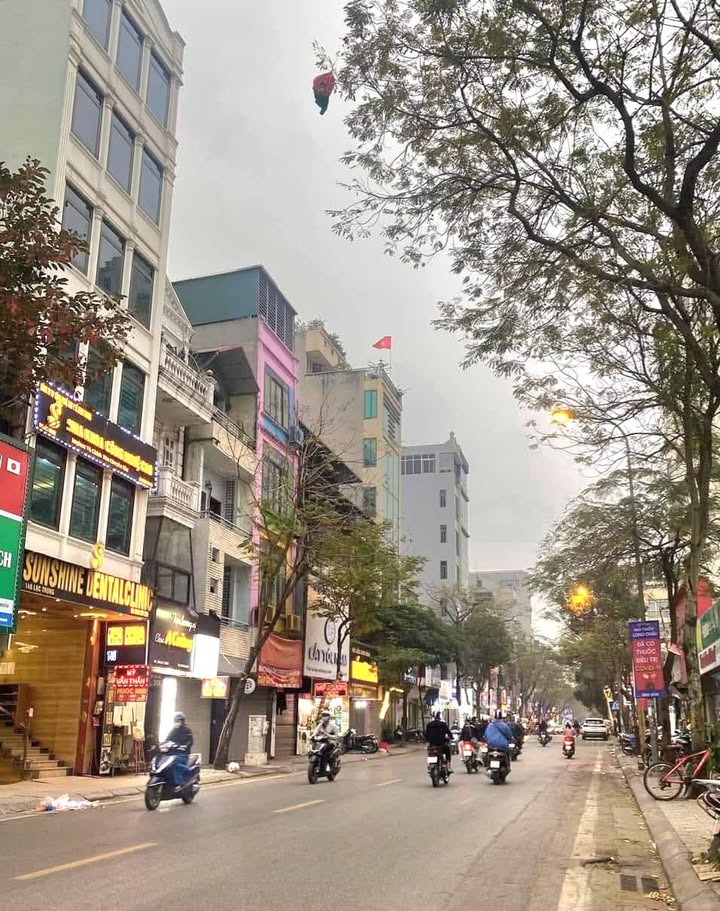 Bán nhà mặt phố Lạc Trung, Hai Bà Trưng 56m² - Lô góc 3 mặt thoáng, kinh doanh sầm uất!