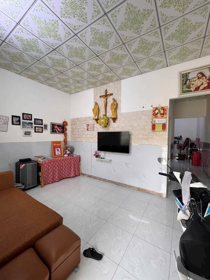 Nhà phố Hố Nai Biên Hòa 100m² giá 1.199 tỷ - Sổ chung, sân xe hơi rộng rãi!