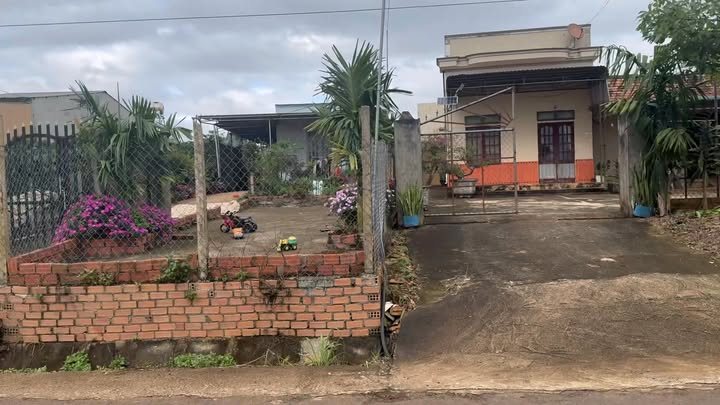 Nhà riêng Liên Hà 300m² giá 1.5 tỷ - Dọn vào ở ngay!