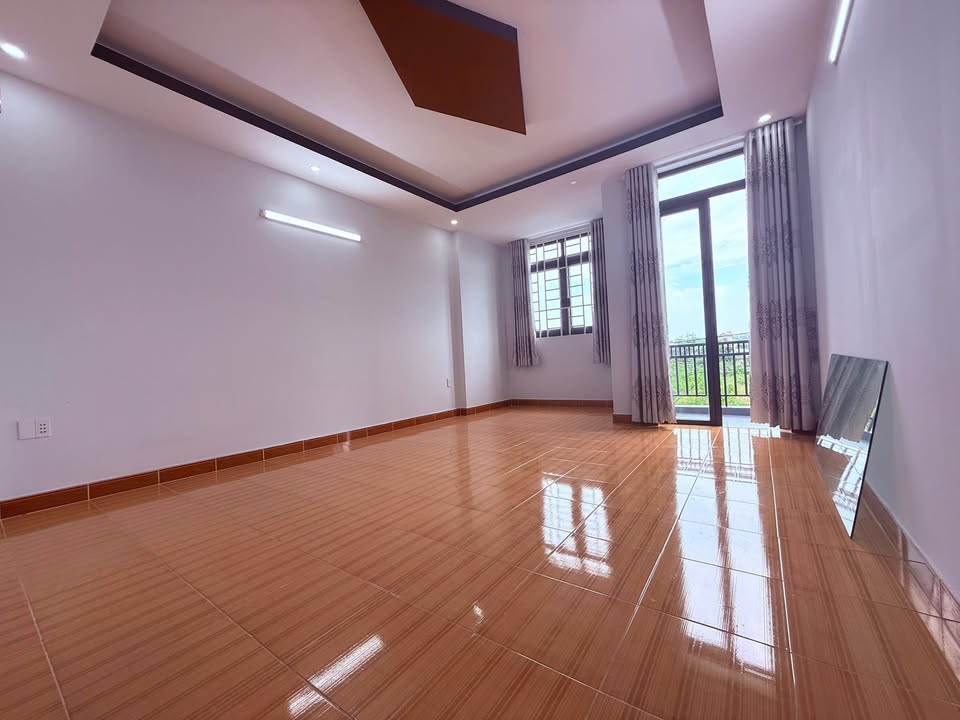 Nhà đẹp Phú Mỹ, Thủ Dầu Một 102.4m² giá 3.45 tỷ - Full nội thất, sẵn sàng vào ở!