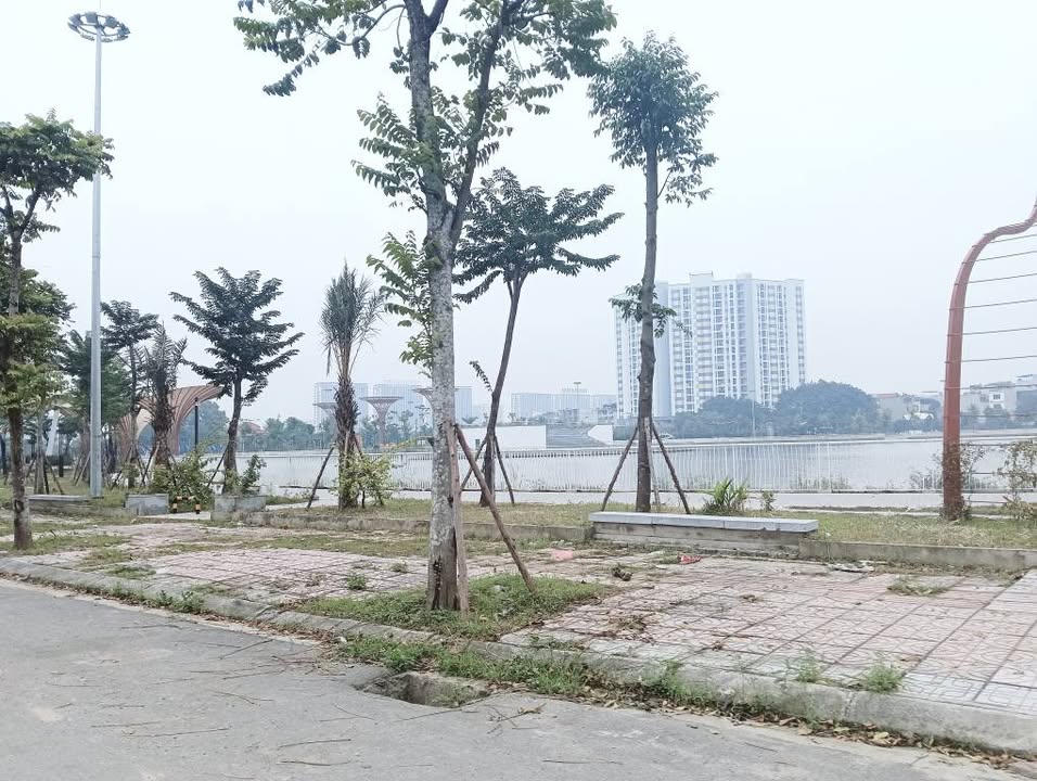 Căn hộ chung cư C17 Bộ Công An Ngọc Thụy 91m² giá 5.9 tỷ - Tiện ích ngập tràn, giao thông thuận lợi!