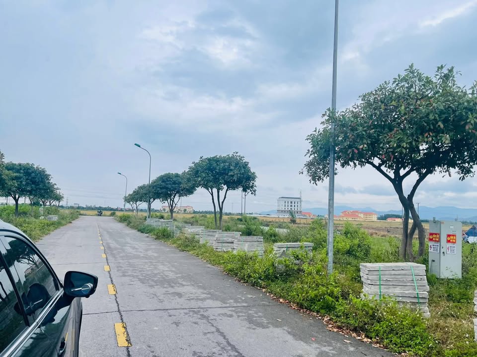 Đất nền Kim Sơn Đông Triều 99m² giá chỉ 2 tỷ - Mặt tiền 5m, gần tiện ích