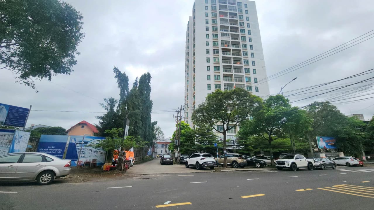 Nhà hẻm 40 Hùng Vương, Buôn Ma Thuột 102m² giá 5.75 tỷ - Vị trí vàng tiện lợi!