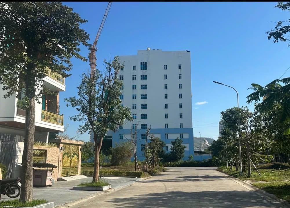 Nhà phố Bãi Cháy 176m² giá 7 tỷ - Đầu tư tiềm năng ngay sát biển!