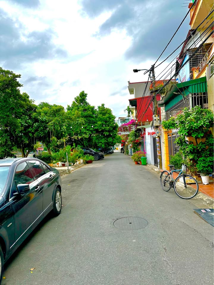 FrontHouse 384 Lạch Tray 98m² - Ô tô tránh, view hồ Cây Na cực hiếm!