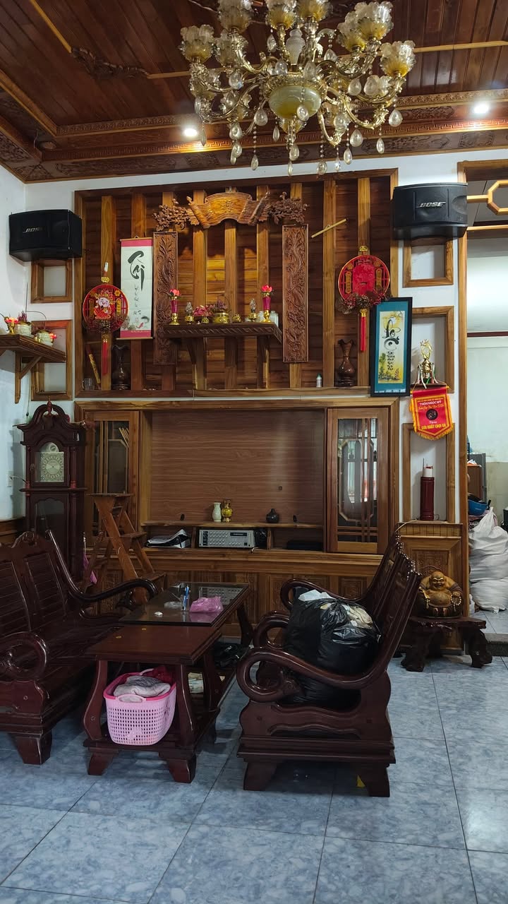 Nhà riêng An Sơn, Tam Kỳ 110m² giá 3.3 tỷ - Nhà gỗ xịn, sẵn sàng ở ngay!