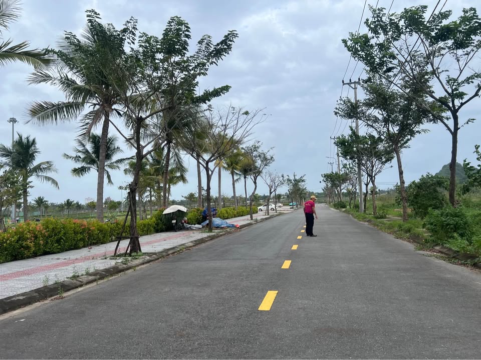 Đất biệt thự Khu Nam Hoà Xuân Đà Nẵng 180m² giá 9 tỷ - View công viên Đầm Sen