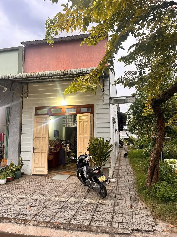 Nhà trọ khu công nghiệp Mỹ Phước 3 150m² giá 2.4 tỷ - Đầu tư sinh lời ngay!