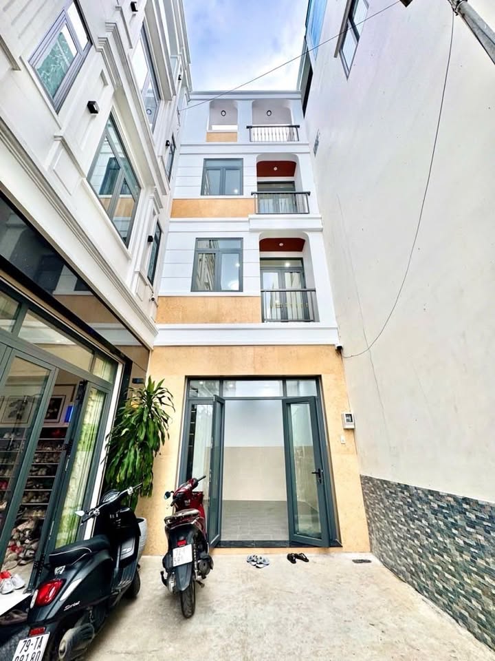 Căn hộ 67m² Nguyễn Thượng Hiền Bình Thạnh giá 12.3 tỷ - Nhà mới full nội thất!