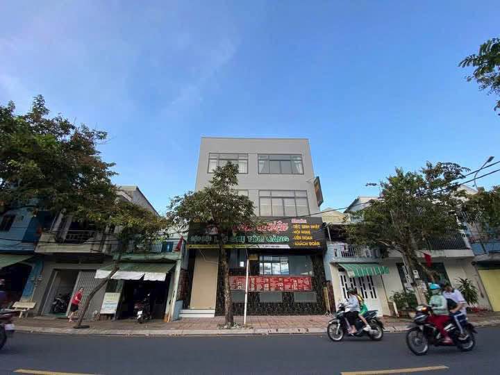 Bán Nhà Mặt Tiền Trần Phú, Vũng Tàu 70,2m² giá 9.5 tỷ - Mặt tiền rộng, thuận tiện kinh doanh!