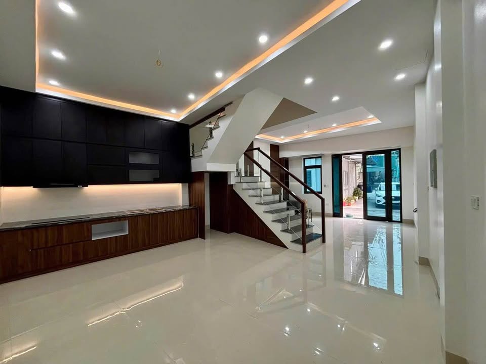 Nhà 3 tầng tại Cao Xanh 50m² giá chỉ 3 tỷ - Đầu tư sinh lời ngay!