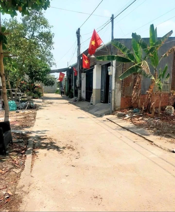 Lô đất Trảng Dài 100m² giá 1.35 tỷ - Cần bán gấp!