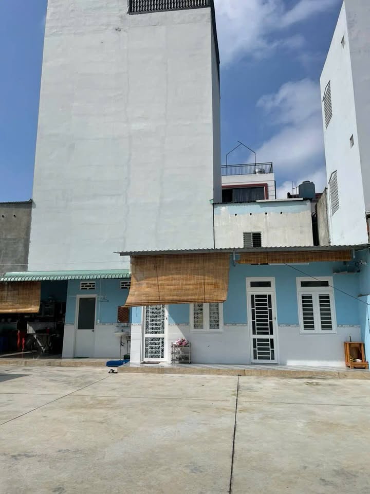 Nhà mặt tiền Man Thiện, Quận 9, 236m² giá 15.5 tỷ - Đầu tư sinh lời ngay!