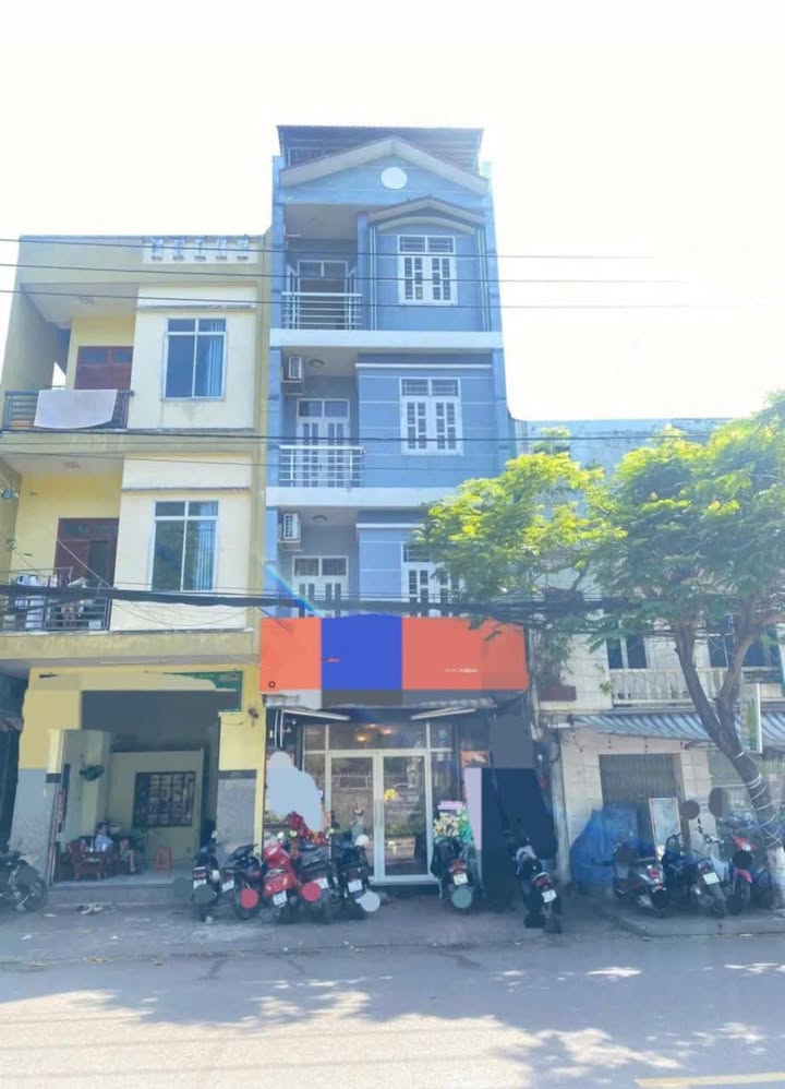 Cho thuê nhà nguyên căn mặt tiền Trần Hưng Đạo, Quy Nhơn 32m² giá 9 triệu - Vị trí sầm uất lý tưởng!