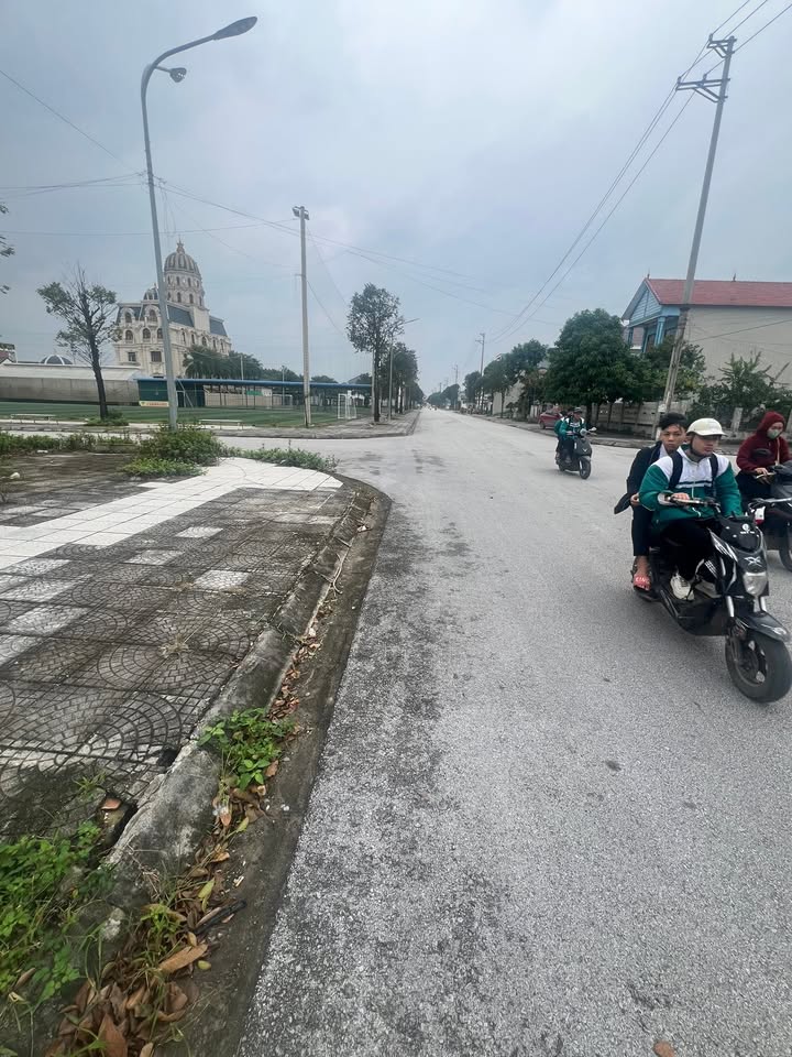 Đất nền đẹp tại đường Phạm Bành, thị trấn Nga Sơn - Giá chỉ 2 tỷ