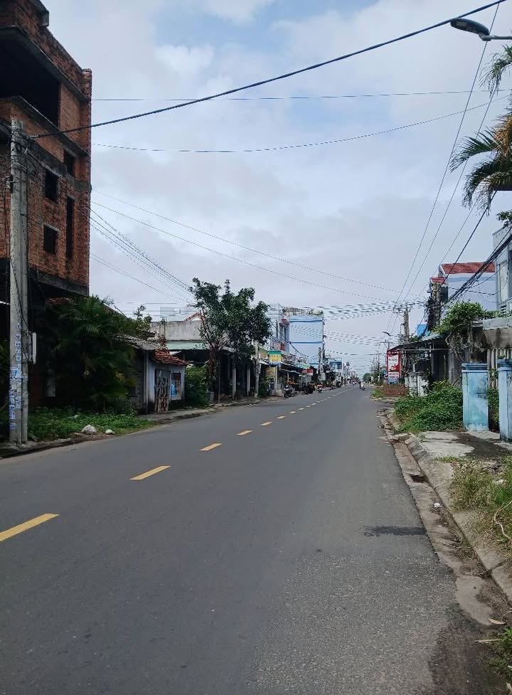 Nhà riêng 3 mê mặt tiền đường nhựa tại Phước Lâm, Đông Hòa, Phú Yên - Giá 3 tỷ, cơ hội đầu tư hấp dẫn!