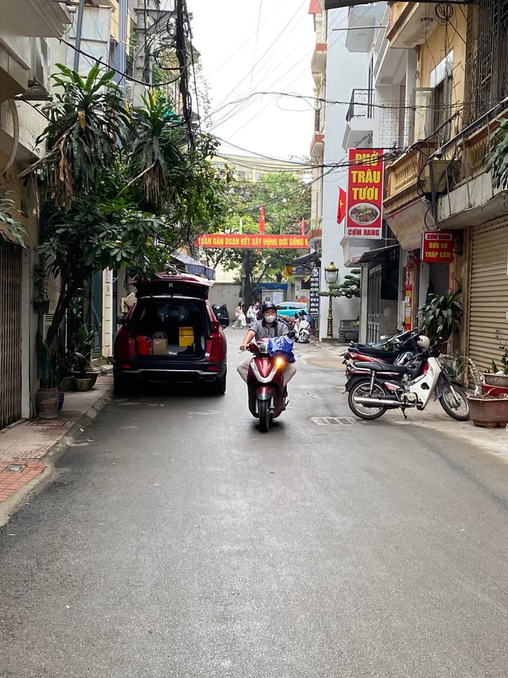 Nhà phố Tân Mai 75m² giá thỏa thuận - Thiết kế hiện đại, ô tô vào tận nhà!