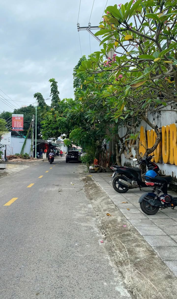 Nhà mặt tiền đường Trần Cao Vân, La Gi 185m² giá 3 tỷ - Đầu tư sinh lời ngay!